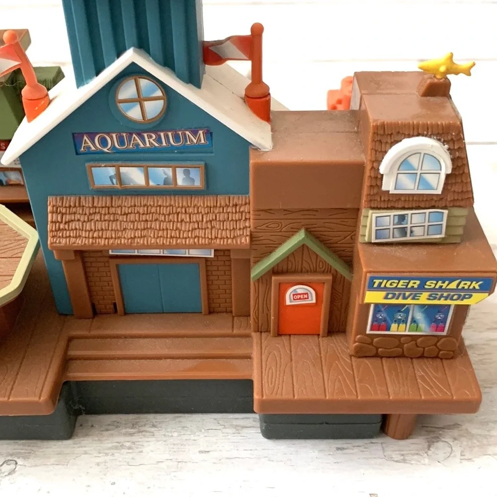 Micro Machines Tiger Shark Landing Aquarium Playset Galoob 1996 Kids Toys